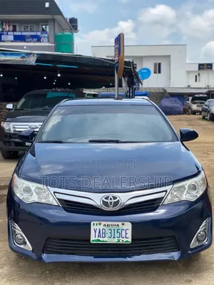 Toyota Camry LE 4dr Sedan (2.5L 4cyl 6A) 2012 Blue
