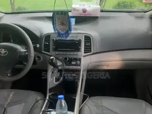 Toyota Venza XLE 2010 Blue