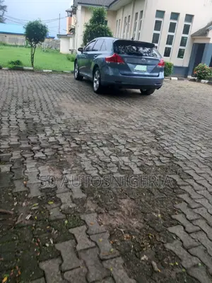 Toyota Venza XLE 2010 Blue