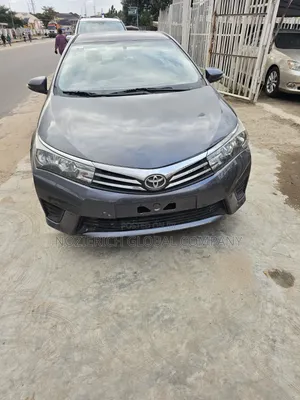 Toyota Corolla L 4dr Sedan (1.8L 4cyl 6M) 2014 Gray