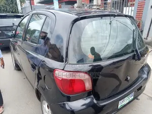Toyota Yaris 2004 Black