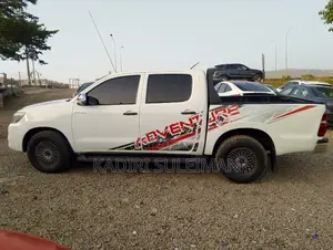 Toyota Hilux 2013 White