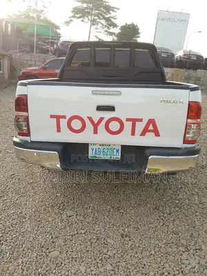Toyota Hilux 2013 White