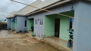 1bdrm Room & Parlour in Lape Estate Road, Karu for rent