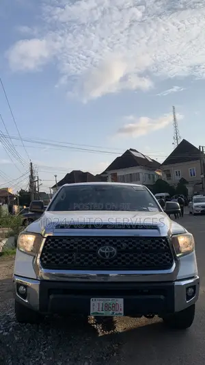 Toyota Tundra 2021 White