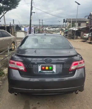 Toyota Camry SE 4dr Sedan (2.5L 4cyl 6A) 2011 Black