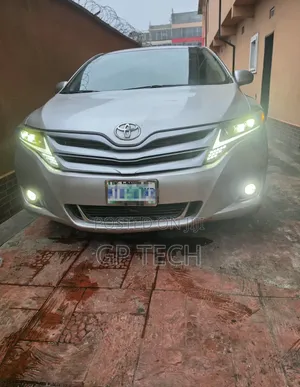 Toyota Venza V6 2010 Silver