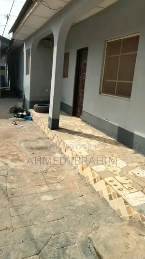 6bdrm House in Unity Estate, Shimawa for sale