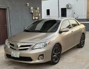 Toyota Corolla 2010 Gold