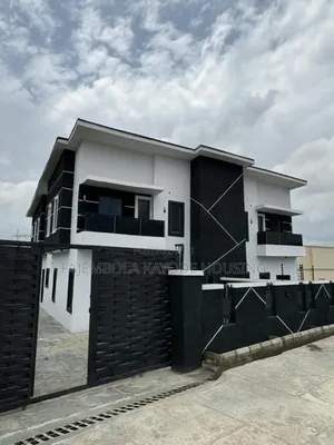 5bdrm Duplex in Eleyele for sale