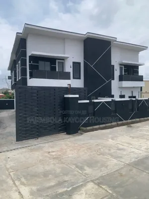 5bdrm Duplex in Eleyele for sale