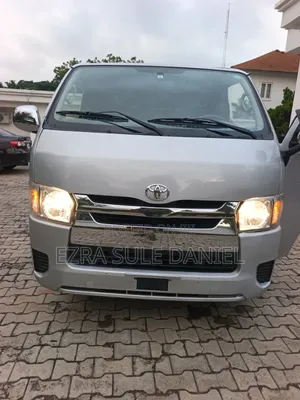 Toyota HiAce 2015 Silver