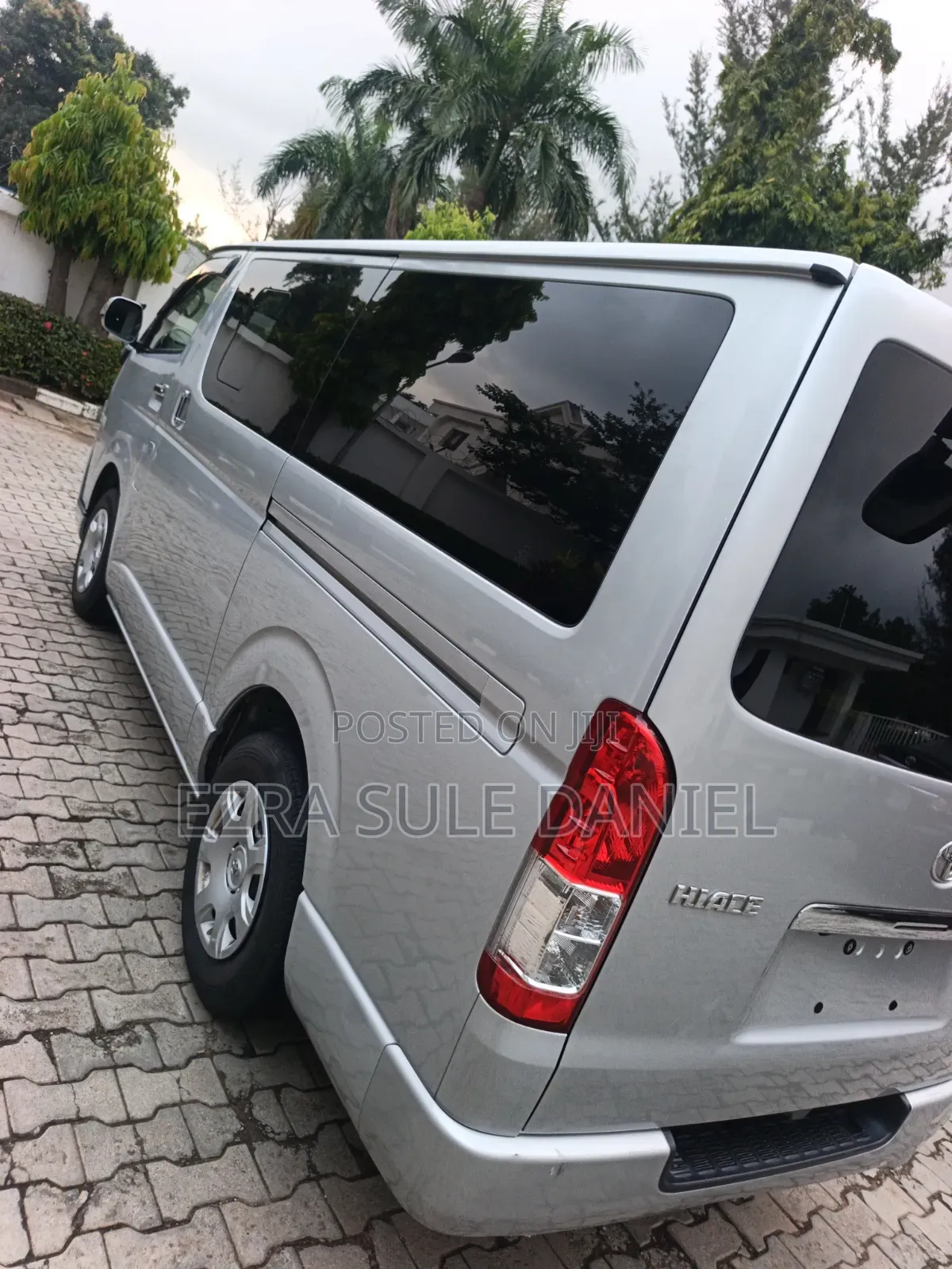 Toyota HiAce 2015 Silver