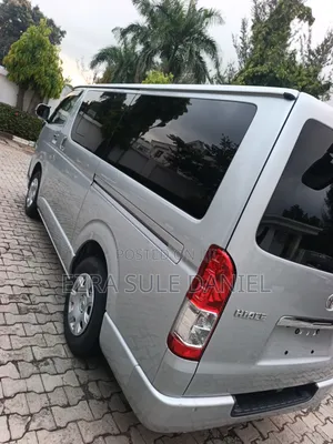 Toyota HiAce 2015 Silver