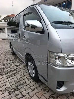 Toyota HiAce 2015 Silver