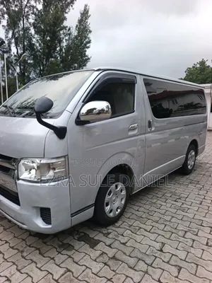 Toyota HiAce 2015 Silver