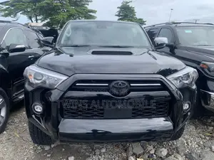 Toyota 4-Runner Limited 4WD 2024 Black