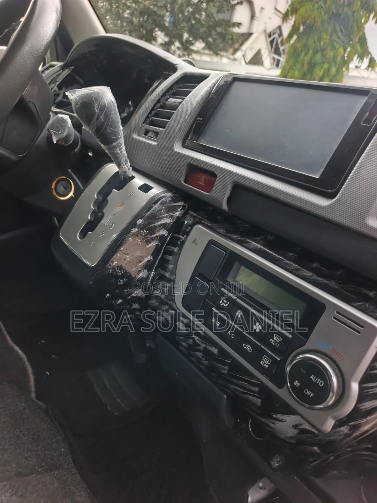 Toyota HiAce 2015 Silver