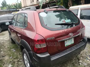 Hyundai Tucson 2008 Red