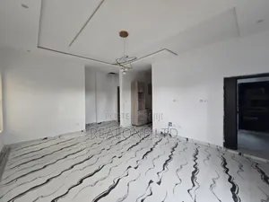 2bdrm Apartment in Lekki Phase 1 for rent