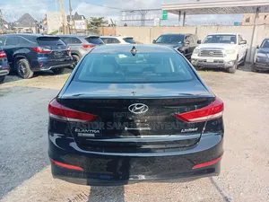 Hyundai Elantra Limited Sedan FWD (2.0L 4cyl 6A) 2017 Black