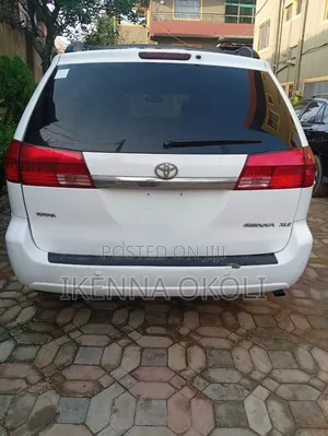 Toyota Sienna 2005 White