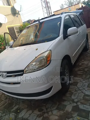 Toyota Sienna 2005 White