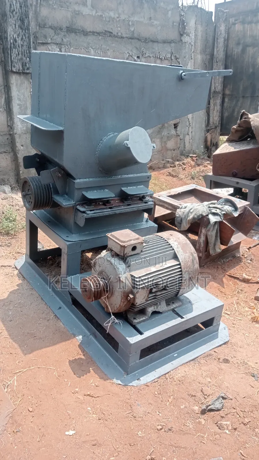 Waste Plastic Crushing Machine