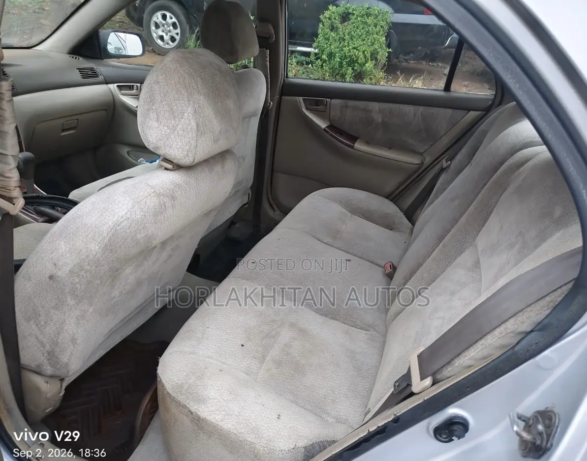 Toyota Corolla LE 2004 Silver