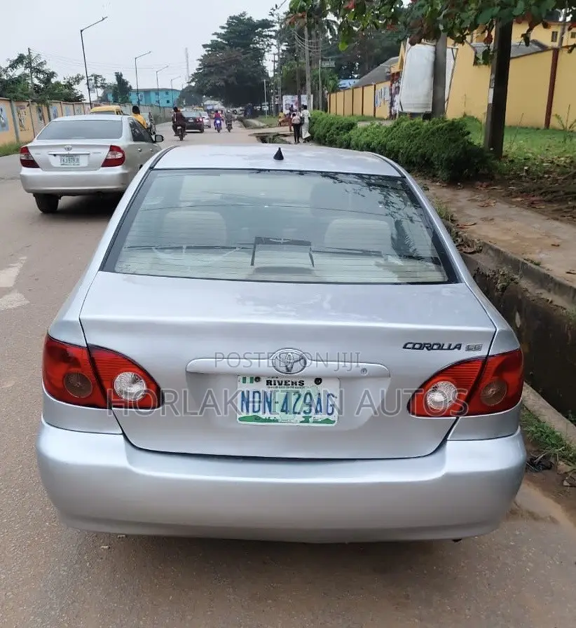 Toyota Corolla LE 2004 Silver