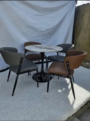 Modern Round Marble Dining Table With 4 Cushioned Chairs