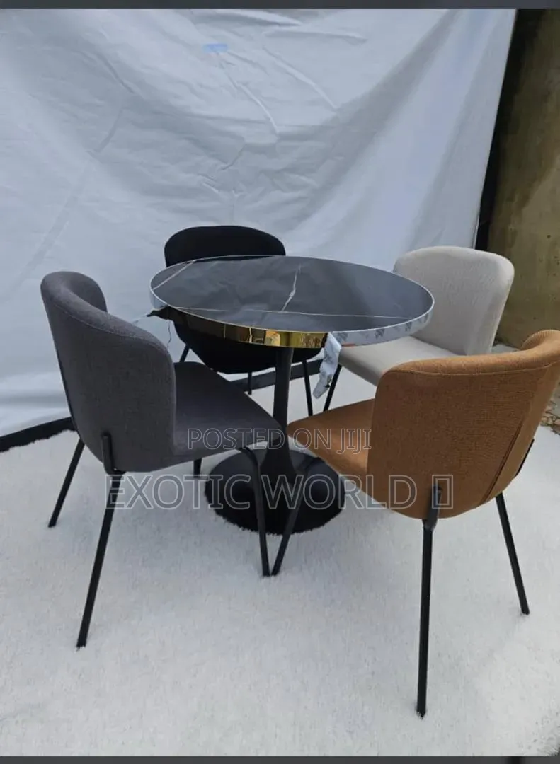 Modern Round Marble Dining Table With 4 Cushioned Chairs