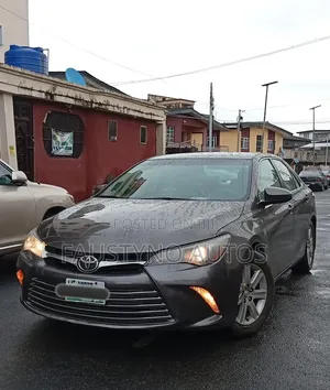 Toyota Camry LE 4dr Sedan (2.5L 4cyl 6A) 2015 Gray