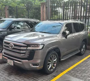 Toyota Land Cruiser 2023 Ivory