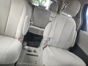 Toyota Sienna LE 8 Passenger 2011 Burgundy