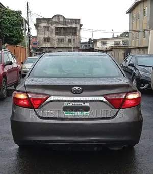 Toyota Camry LE 4dr Sedan (2.5L 4cyl 6A) 2015 Gray