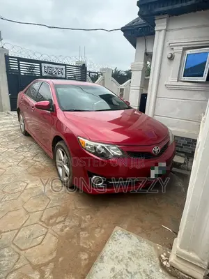 Toyota Camry SE 4dr Sedan (2.5L 4cyl 6A) 2012 Red