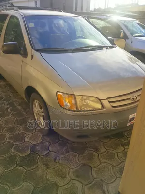 Toyota Sienna CE 2002 Ivory