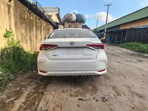 Toyota Corolla 2023 White