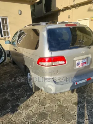 Toyota Sienna LE 2001 Gold
