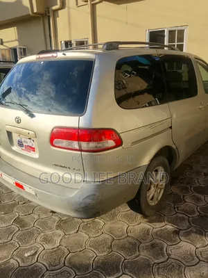 Toyota Sienna LE 2001 Gold