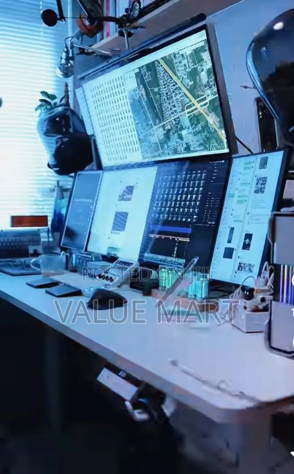 Multitasking Ultrawide Monitors