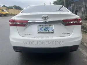 Toyota Avalon Limited Sedan FWD (3.5L 6cyl 6A) 2013 White