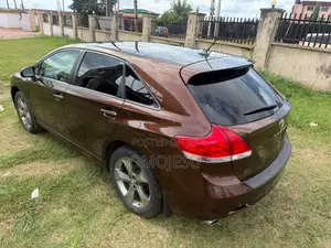 Toyota Venza V6 AWD 2010 Brown