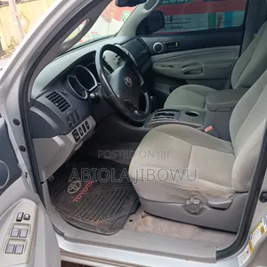 Toyota Tacoma Double Cab V6 Automatic 2011 Silver