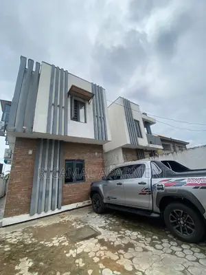 2bdrm Apartment in Adeniran Ogunsanya for rent