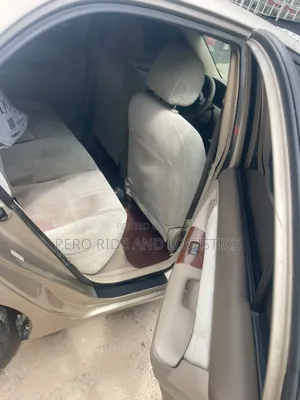 Toyota Corolla LE 2005 Gold