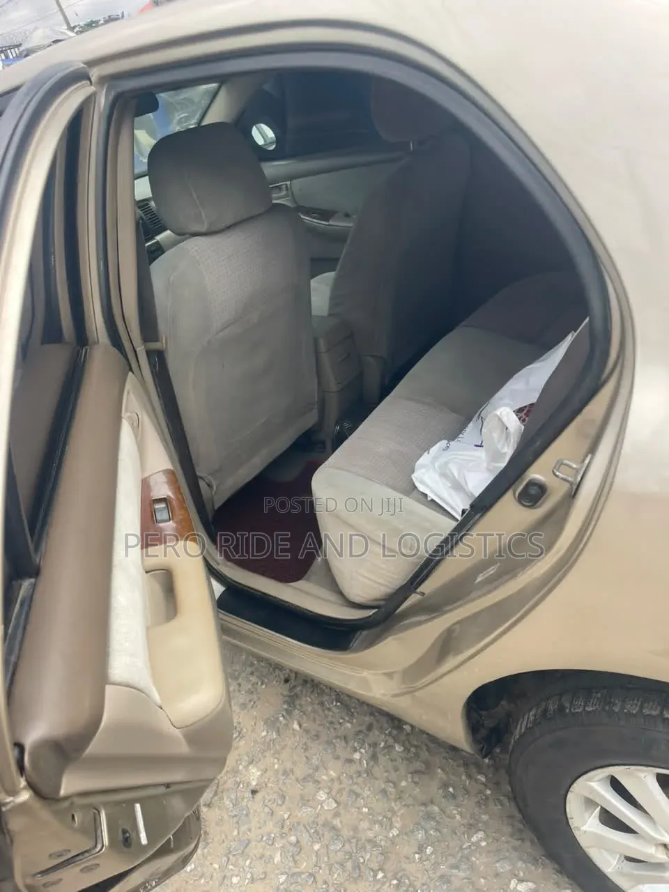 Toyota Corolla LE 2005 Gold