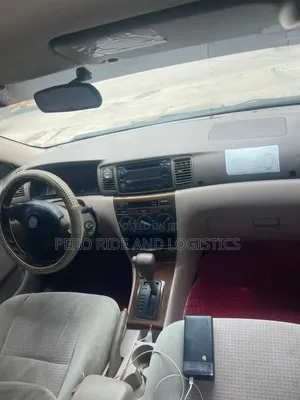 Toyota Corolla LE 2005 Gold