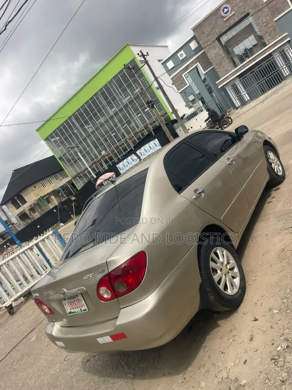 Toyota Corolla LE 2005 Gold